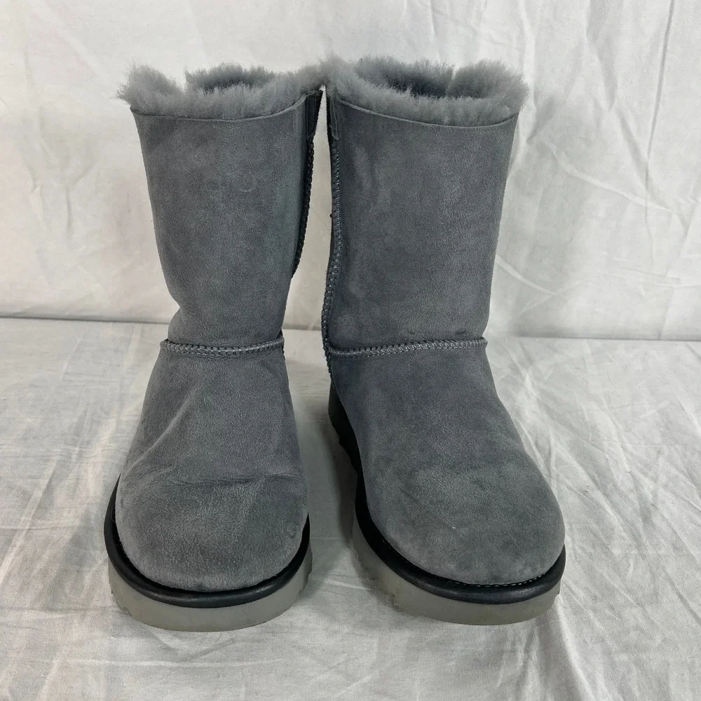 UGG Short Bailey Bow II Boots‎ Grey Gray Suede Sheepskin Lined Women 7